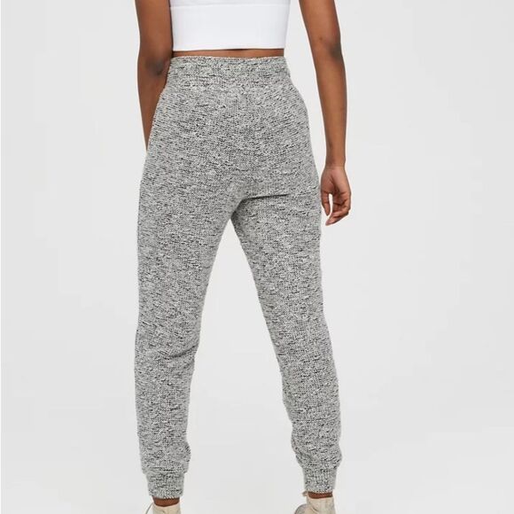 Offline by Aerie Snow Day Black and White Knit Joggers - Picture 2 of 8